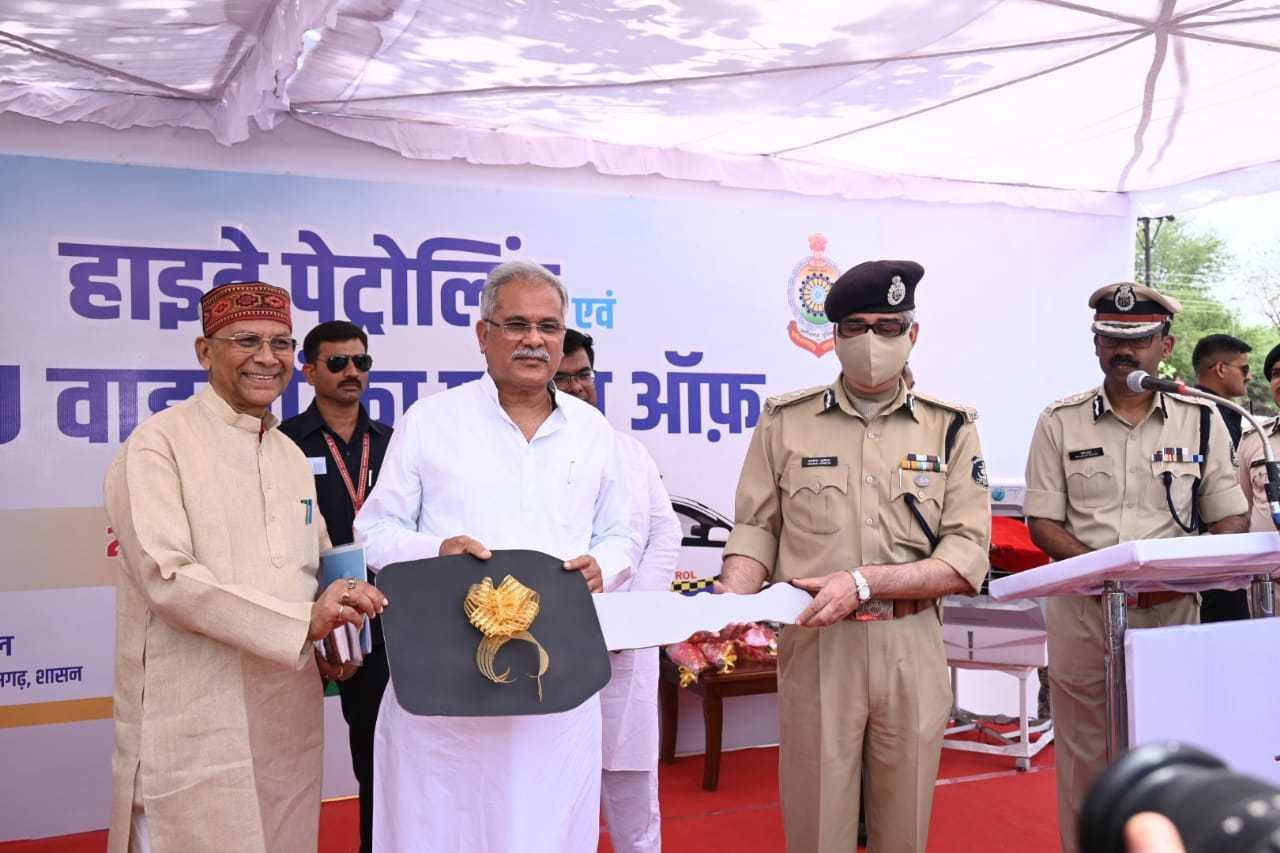 CM flags off 61 vehicles for highway patrolling and prevent human trafficking 7 11279
