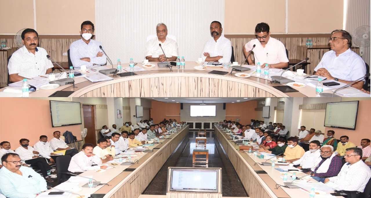 No teaching and non-teaching posts should remain vacant in Swami Atmanand Schools: Shukla 1 32383
