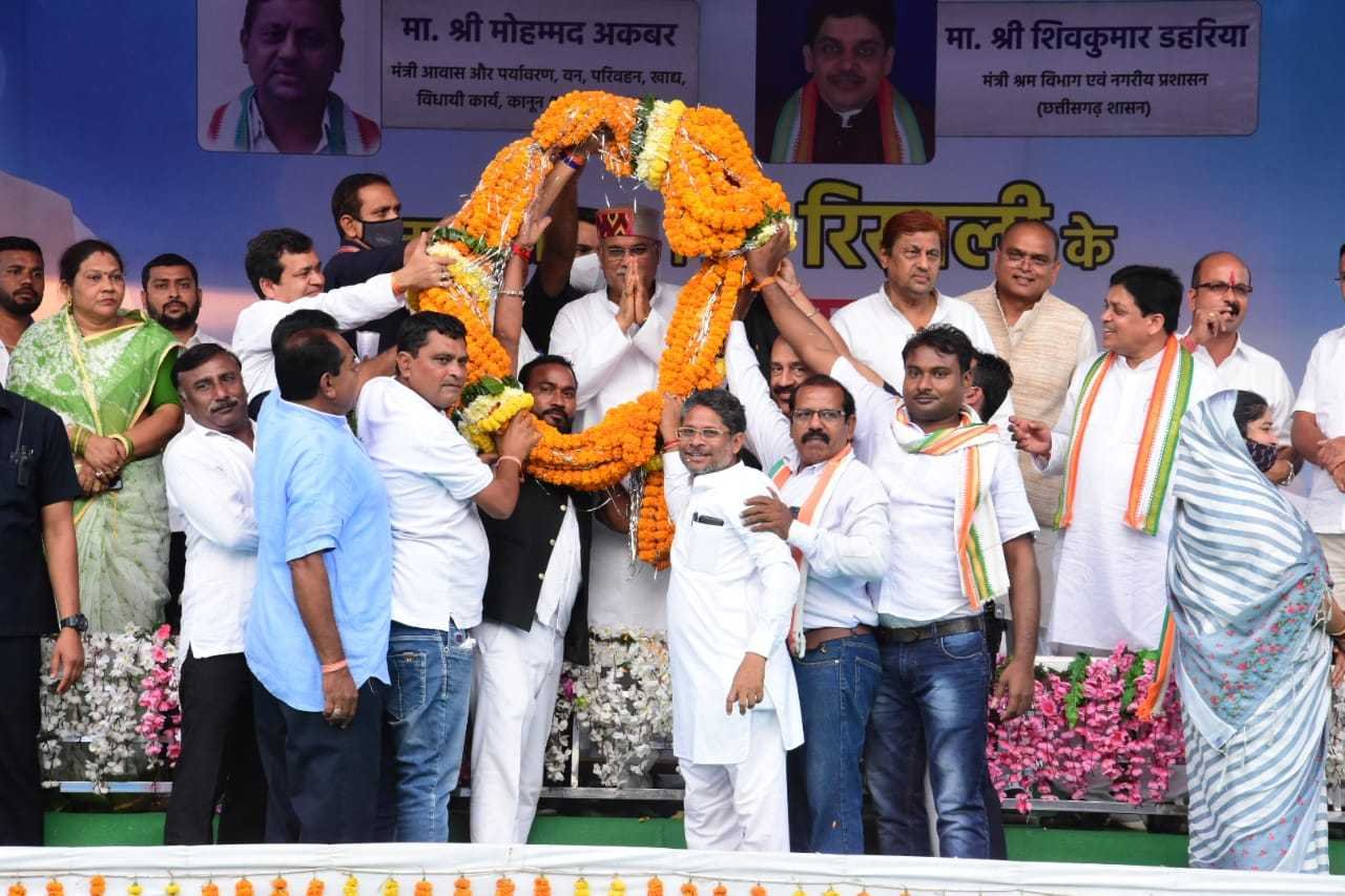 Chief Minister grants development works worth 27 crores to Risali Municipal Corporation. 1 38001