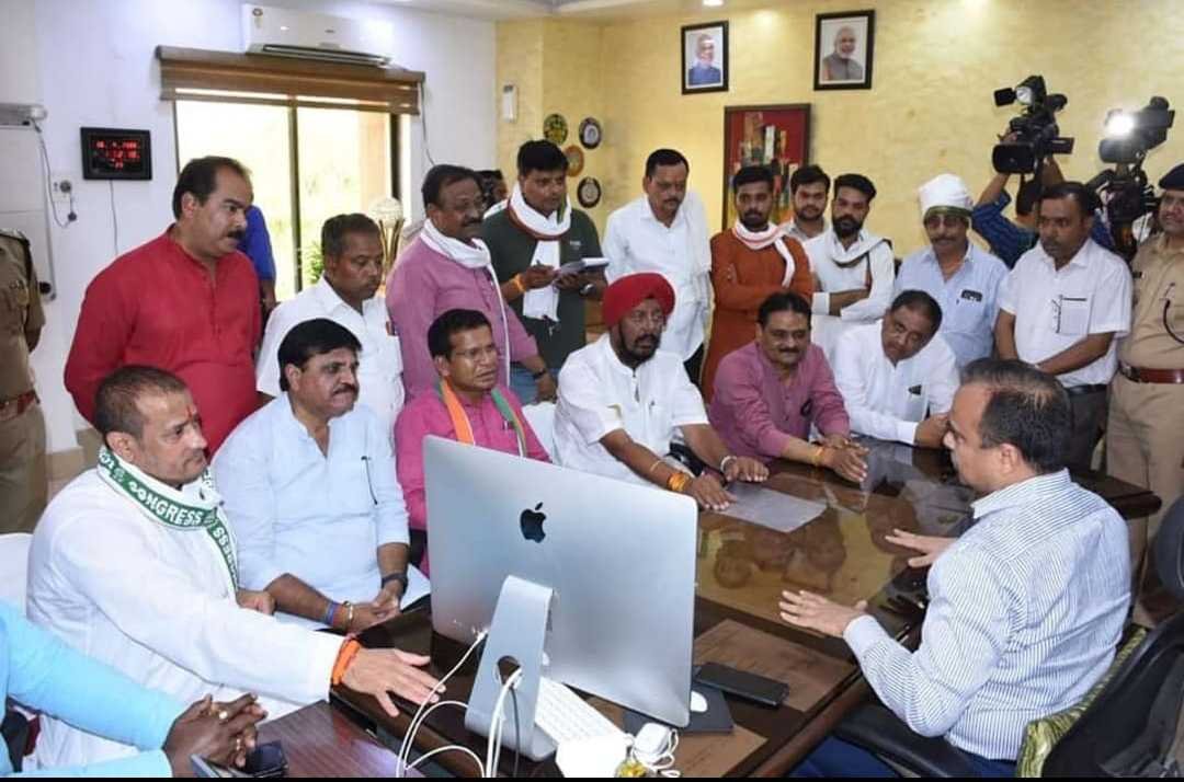 PCC chief surrounds DRM office. 9 82470