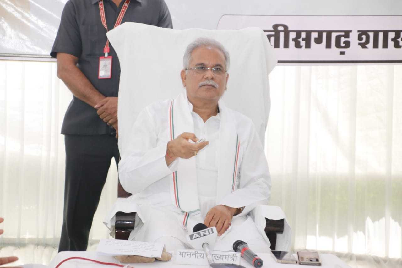 CM Bhupesh Baghel virtually releases amount of Rs 10.70 crore to the beneficiaries of Godhan Nyay Yojana 1 62959