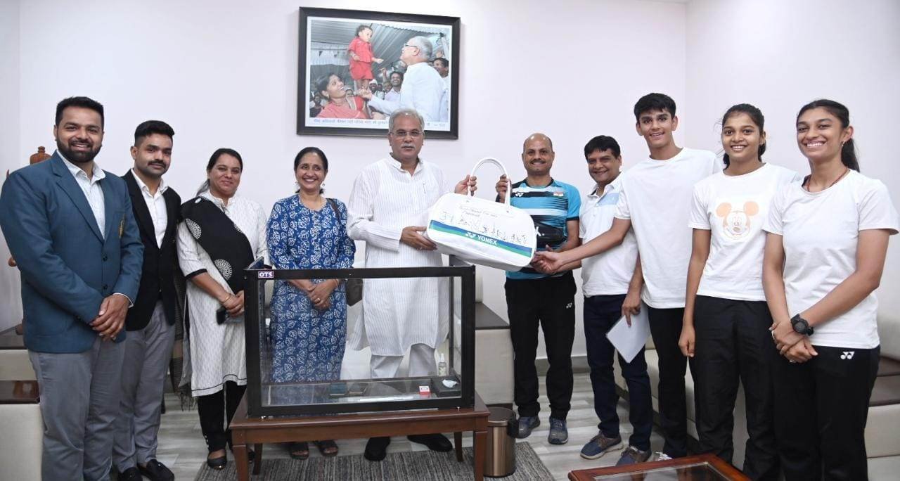 Thomas Cup winning National team sent a signed badminton kit to the CM Bhupesh Baghel 1 CM Bhupesh Baghel