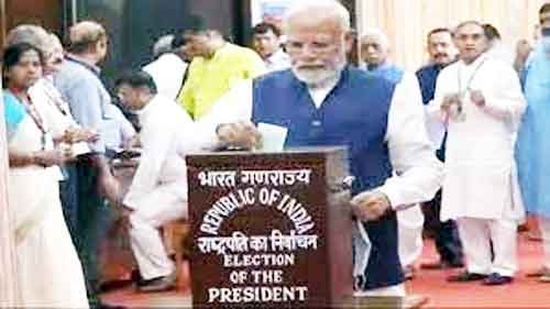 Election : राष्ट्रपति के चुनाव के लिए वोटिंग जारी, मोदी ने किया मतदान 1 Election :
