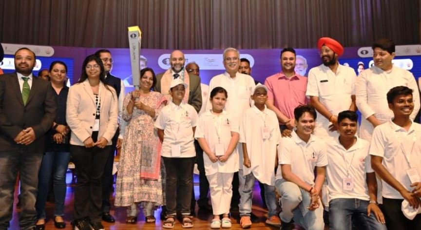 Olympiad : छत्तीसगढ़ में शतरंज ओलंपियाड के मशाल की मौजूदगी यहां के खिलाड़ियों को प्रेरित करेगी, सभी स्कूलों में हो शतरंज खेलने की व्यवस्था : भूपेश बघेल 2 2 8