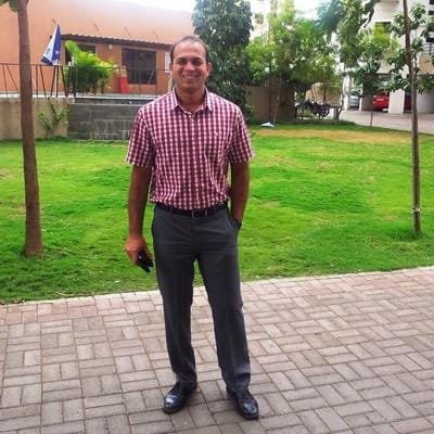 Raipur's new collector Dr Sarveshwar Bhure: Studied in a village school, did his MBBS and then became an IAS. 1 48420484 747477128957118 5567981862934020096 n