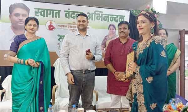 sawan : पिंकी राजपूत बनी सावन क्वीन, मड़ई से हुआ सावन का आगाज , अब पीपी मोड पर शहर के साथ दूरस्थ अंचलों में भी खोलने होंगे कॉलेज 1 sawan :