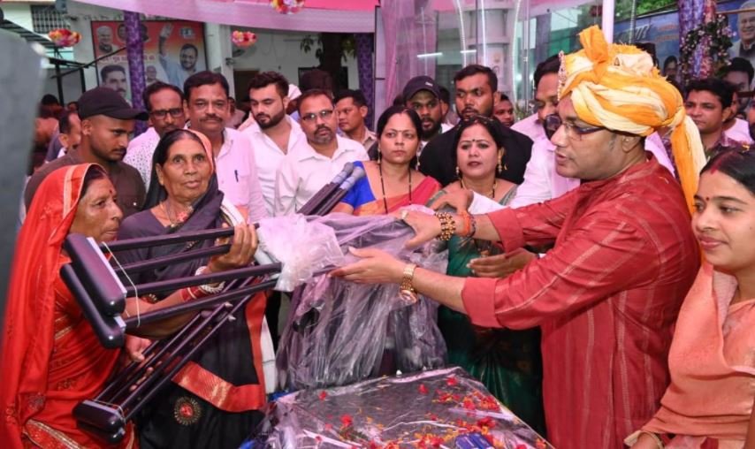 Birthday : मंत्री गुरू रूद्रकुमार ने सादगी से मनाया जन्मदिन 1 Birthday :