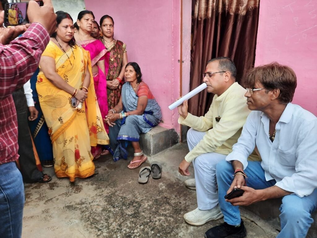 City MLA Shailesh Pandey resolves the problem of Sarkanda and Dayalband in a meeting. 2 WhatsApp Image 2022 07 14 at 5.15.29 PM 1