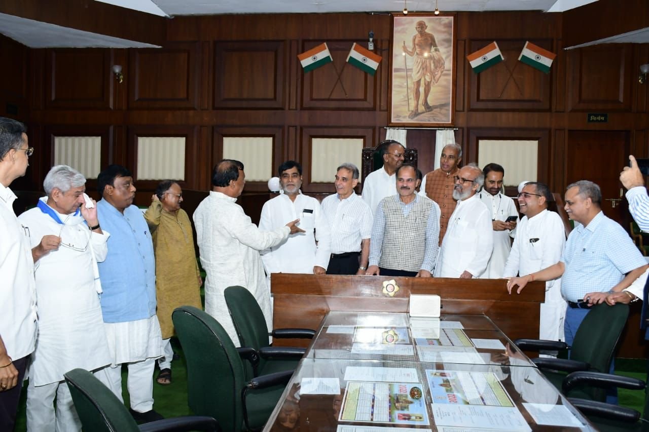 The Indian Parliament's Public Accounts Committee met with its state counterpart at the Chhattisgarh Legislative. 1 WhatsApp Image 2022 08 26 at 9.15.57 PM 1