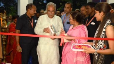 5F39A9D88CAAACF36112D108277AC385