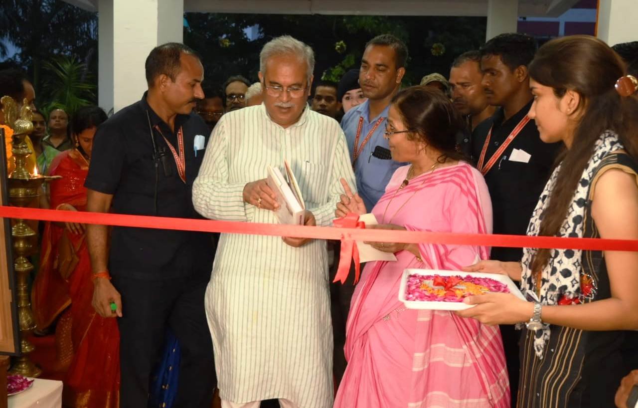 CM Baghel inaugurates the biggest art gallery of Chhattisgarh in Khairagarh 1 5F39A9D88CAAACF36112D108277AC385