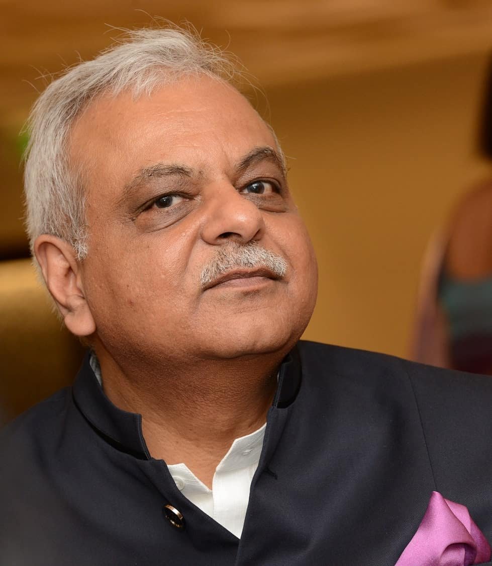 Paper Leak: Protest against exam cancellation begins. Teachers and parents are opposed to the cancellation of the entire examination. 1 Alok