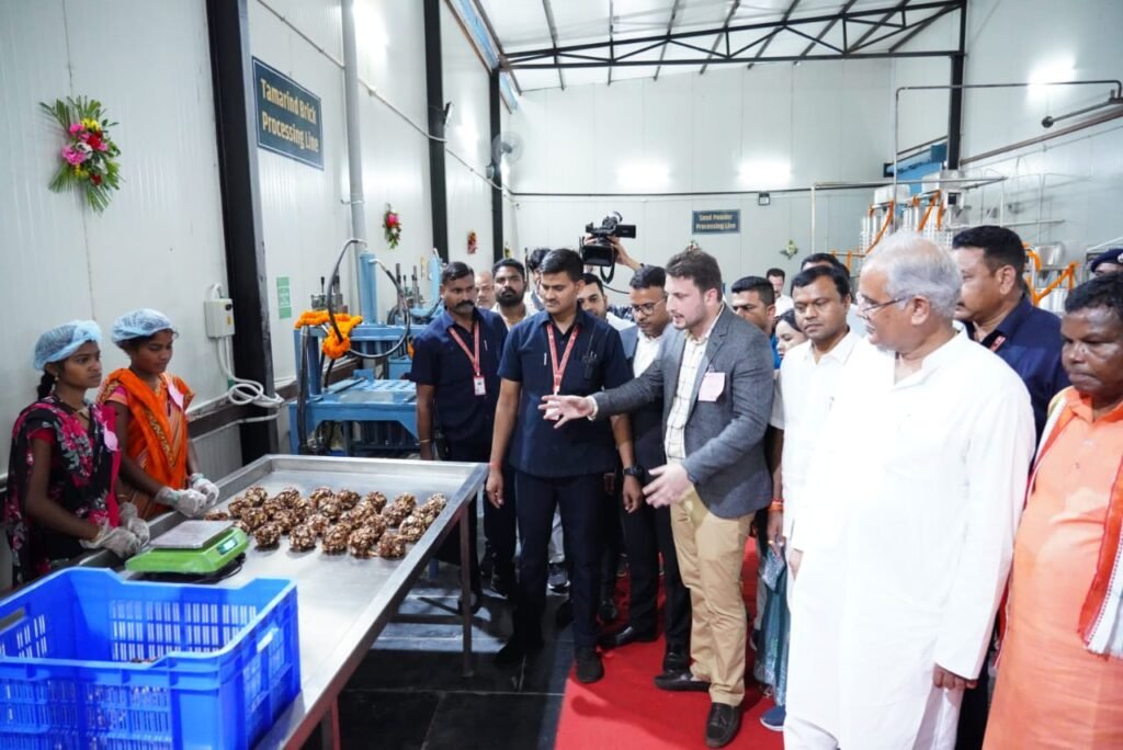 CM Baghel inaugurates tamarind processing plant in Dhuragaon, Bastar 2 processing plant 1