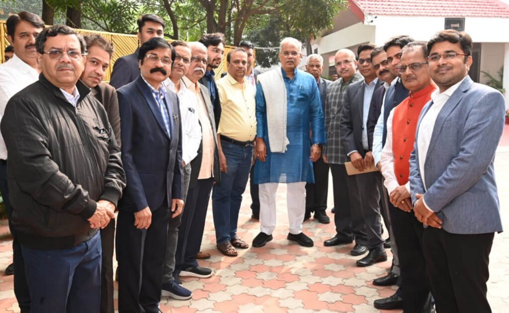 Delegation of five organizations including IMA Raipur met CM Baghel 2 WhatsApp Image 2023 01 05 at 17.20.51