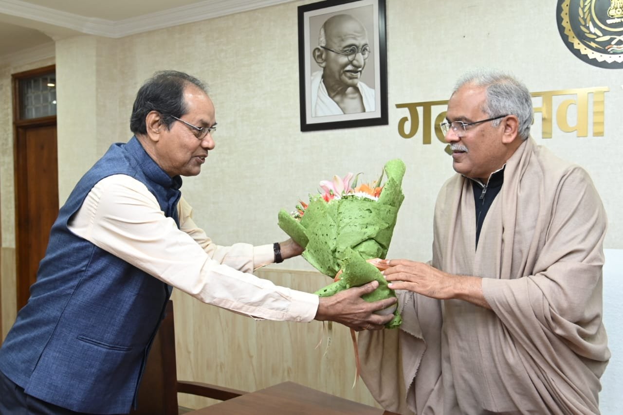 Office bearers of Chhattisgarh State Administrative Service Association pays courtesy call on chief minister 1 WhatsApp Image 2023 01 09 at 13.44.32