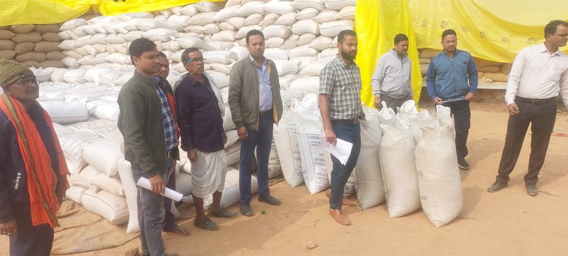 Gaurela Pendra Marwahi: 517 bags of adulterated, illegal paddy seized 1 WhatsApp Image 2023 01 19 at 14.32.12