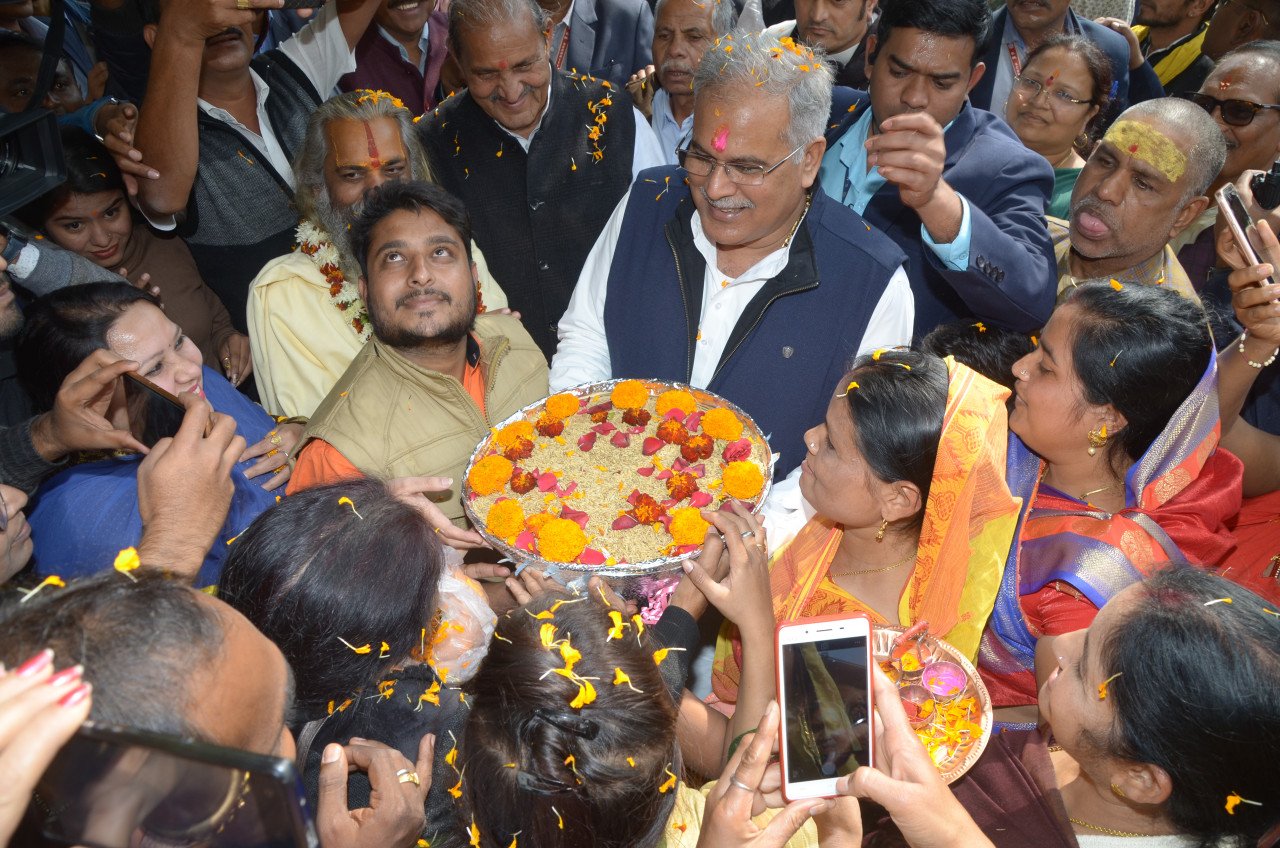 Chhattisgarh ke Lok Tihar: ‘Chherchhera’ An introduction to the tradition of charity (Maa Shakambhari Jayanti) 1 cc