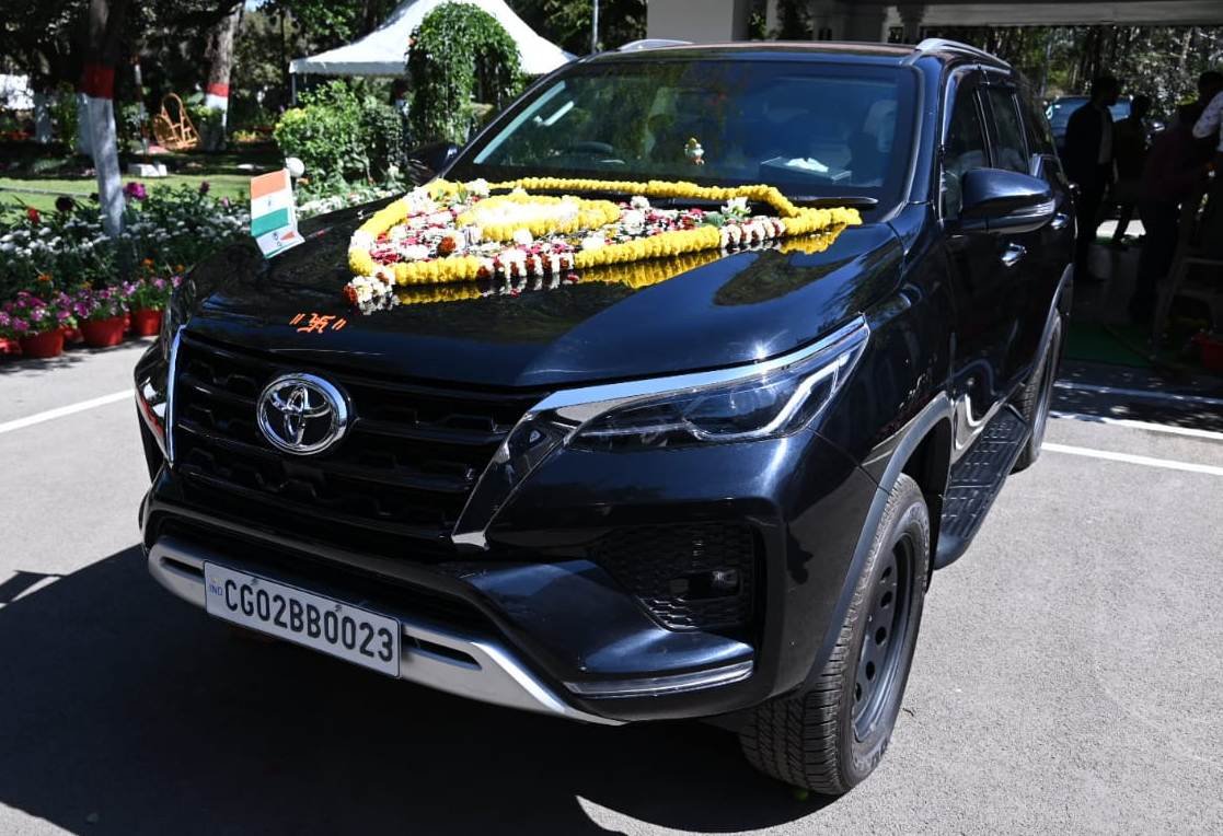 New Toyota Fortuner vehicles now a part of CM Baghel's convoy 1 WhatsApp Image 2023 02 03 at 16.55.02