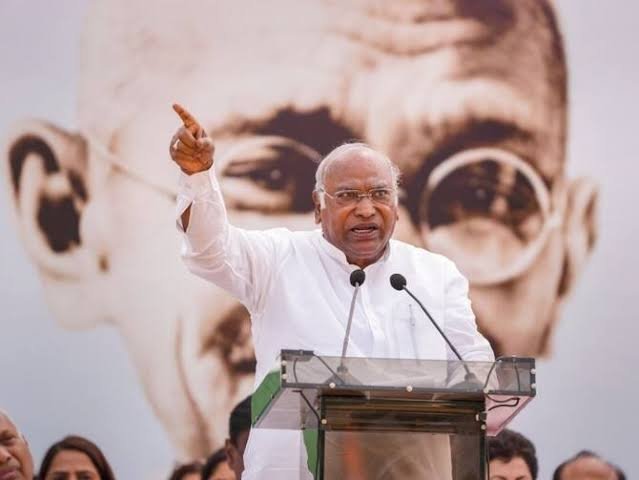 Congress Attack PM Modi: 'बीजेपी वॉशिंग मशीन', खरगे का पीएम मोदी पर वार, बोले- उन्हें जवाब दो, जो ये नहीं पूछते आप आम कैसे खाते हैं 1 SAVE 20230329 132149
