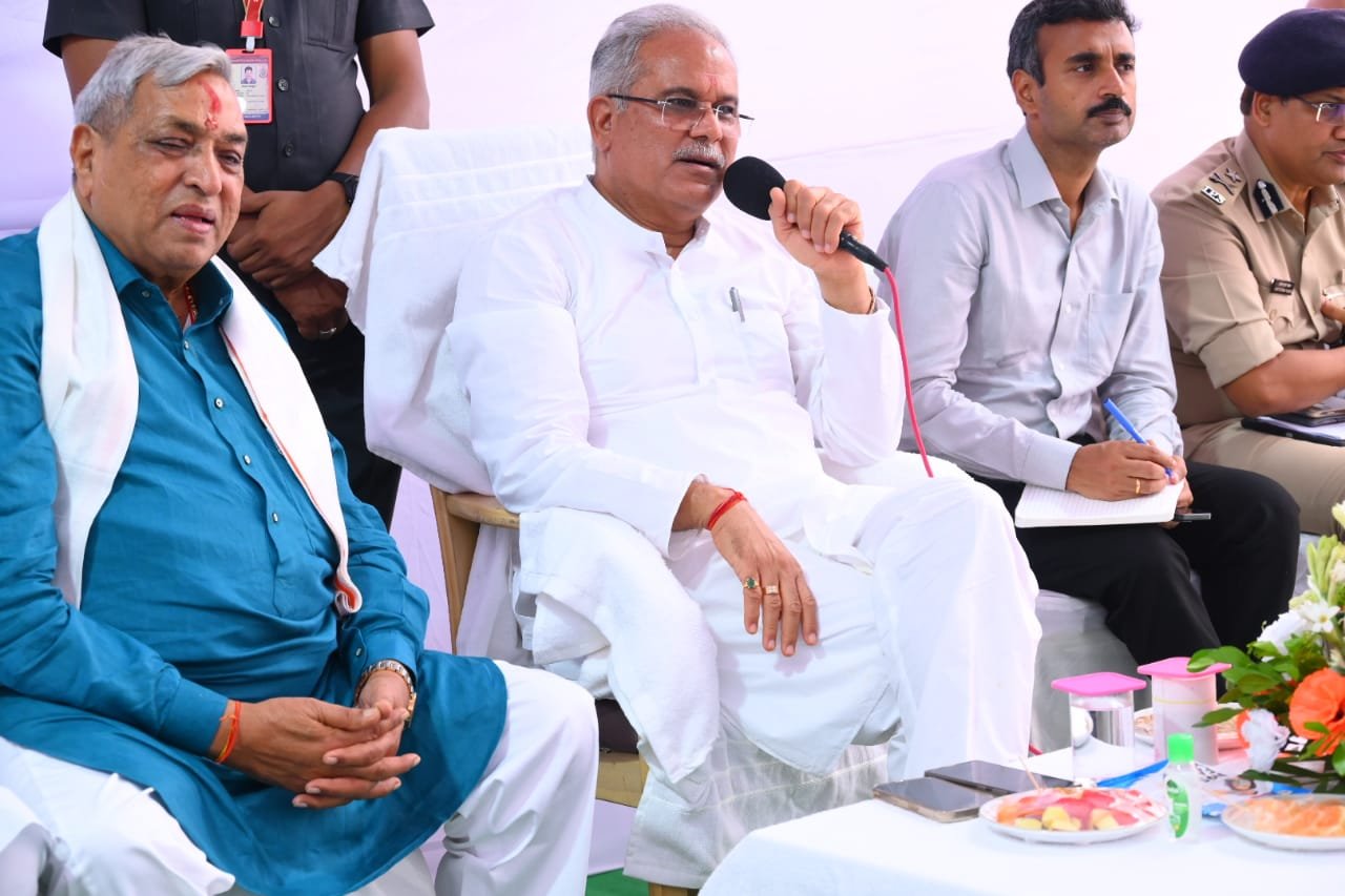 रायपुर : मुख्यमंत्री श्री भूपेश बघेल आज कुरूद विधानसभा में भेंट-मुलाकात कार्यक्रम में होंगे शामिल 1 WhatsApp Image 2023 04 26 at 13.10.27