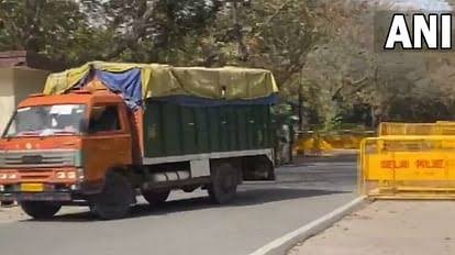 राहुल गांधी ने खाली किया 12 तुगलक लेन वाला बंगला, सामान लेकर निकले ट्रक, अब यहां शिफ्ट होगा ऑफिस 1 images 2023 04 15T064933.885