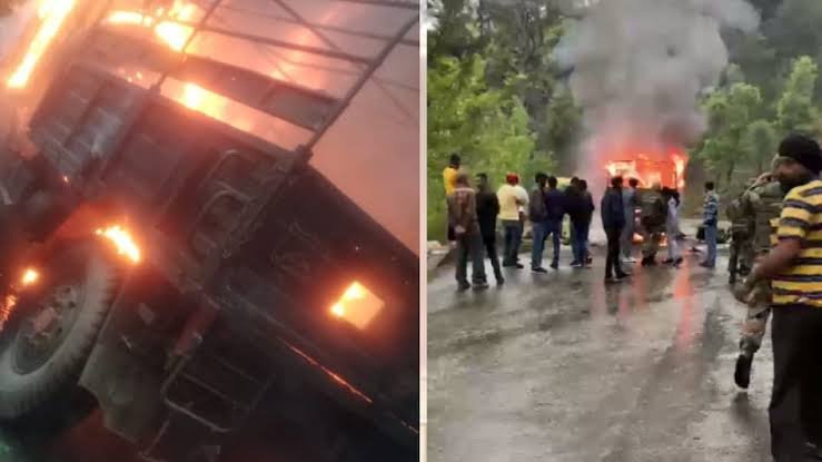 J-K: पुंछ में आतंकी हमले से लगी थी सेना की गाड़ी में आग, अब तक 5 जवान शहीद 1 images 2023 04 20T195111.496