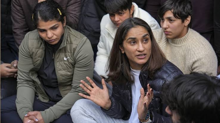 कुश्ती संघ अध्यक्ष के खिलाफ फिर 'दंगल', 7 महिला पहलवानों ने की यौन उत्पीड़न की शिकायत, कहा- जल्द दर्ज हो FIR 1 images 2023 04 23T163812.858