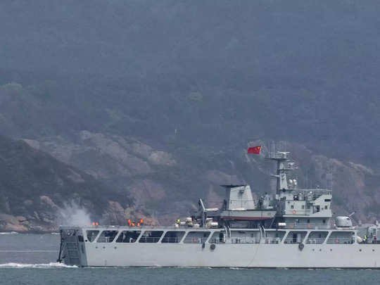 China Taiwan Drill: युद्धाभ्यास के दूसरे दिन और भी आक्रामक हुआ चीन, 9 युद्धपोत 70 एयरक्राफ्ट तैनात, ड्रैगन के दिमाग में क्या चल रहा? 1 images 74