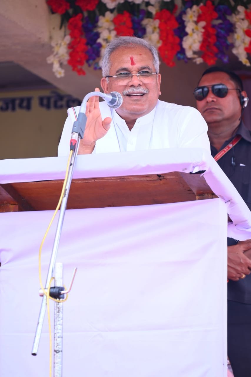रायपुर : सनाड्य कुर्मी क्षत्रिय समाज के शपथ ग्रहण समारोह के अवसर पर मुख्यमंत्री ने की सामाजिक भवन के लिए 50 लाख रुपए की घोषणा 1 1683966927 70fd543eb336fd115d3f