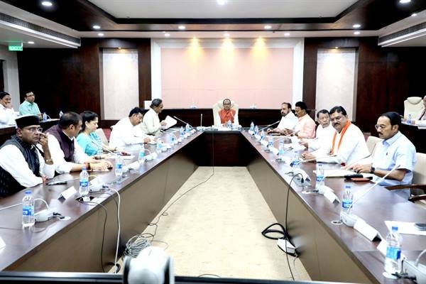 जन सेवा अभियान बना सुशासन का मंत्र : मुख्यमंत्री श्री चौहान 1 TN5 Bhopal300523065007