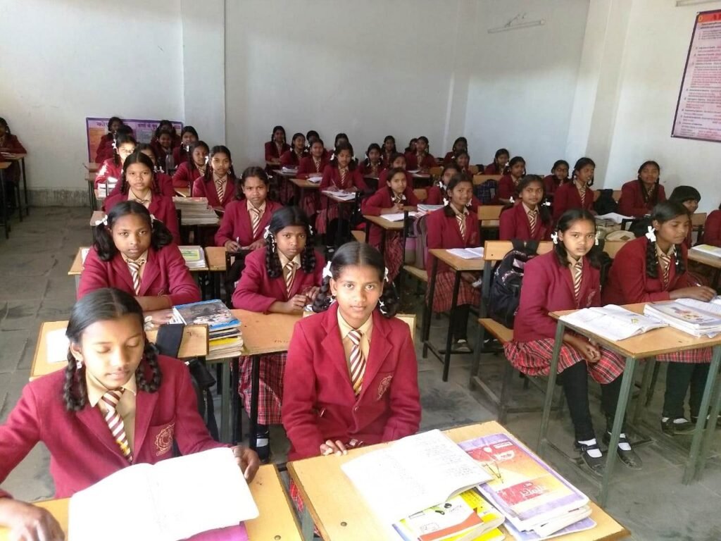 970 Children of Special Backward Tribe Pahadi Korwa are studying in ashrams and hostels 2 WhatsApp Image 2023 05 07 at 15.25.19