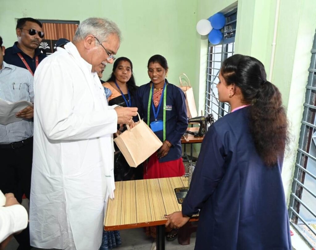 CM Baghel appreciated the entrepreneurship spirit of women in Chandeli's RIPA 2 WhatsApp Image 2023 05 09 at 13.13.54