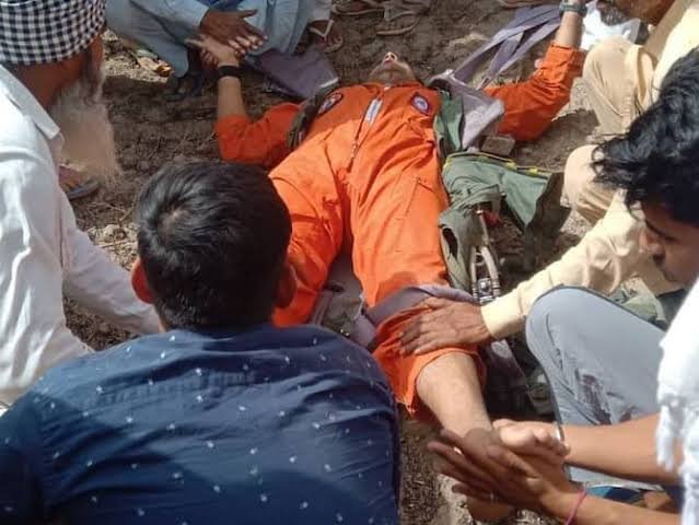 Army MIG-21 Crash: मकान पर क्रैश होकर गिरा मिग-21, तीन महिलाओं की मौत, परिवार को 5-5 लाख मुआवजे का एलान 1 images 2023 05 08T130701.396