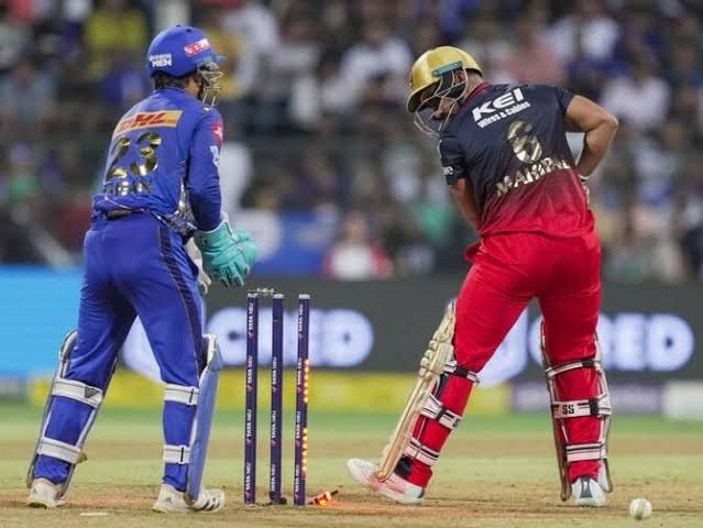 IPL 2023: RCB को हराकर तीसरे नंबर पर पहुंची मुंबई, सातवें पर खिसकी बैंगलोर, जानें प्वाइंट्स टेबल का लेटेस्ट अपडेट 1 images 2023 05 10T004145.465