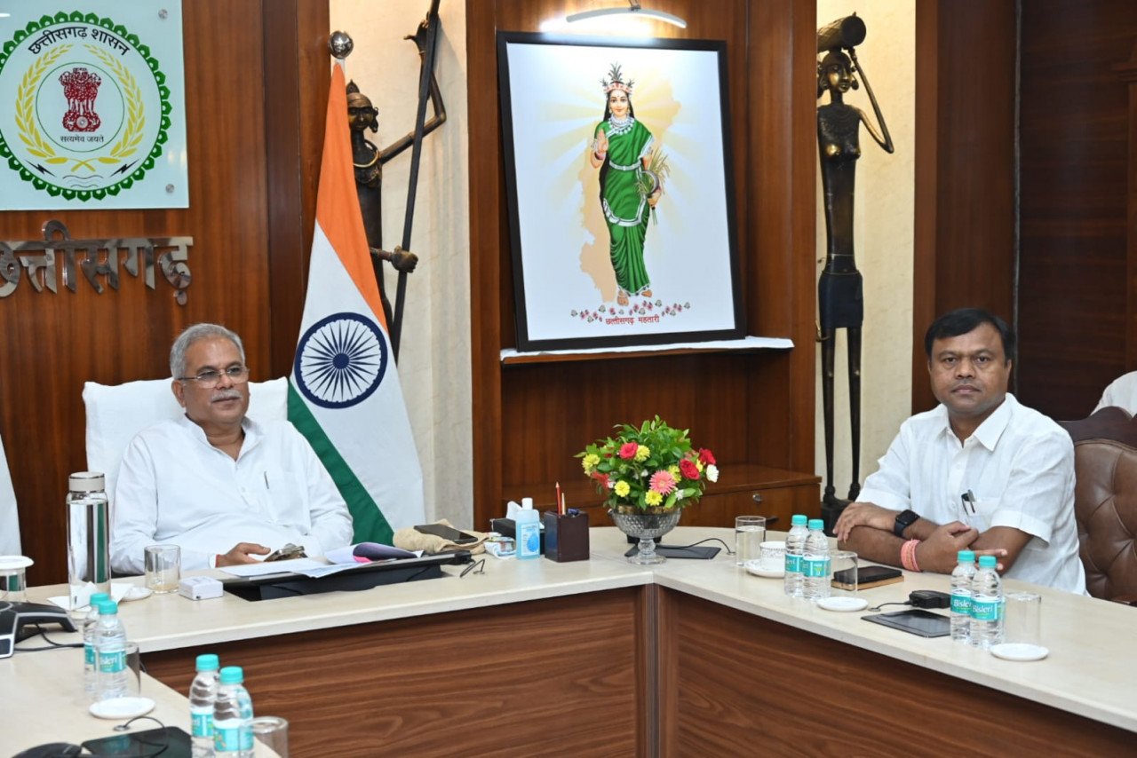 विकास कार्यों से निखरी सुकमा की तस्वीर, अब देर रात जाने में नहीं लगता लोगों को डर, वर्चुअल रूप से हुए समारोह में 303 करोड़ रुपए के विकास कार्यों के लोकार्पण-भूमिपूजन के अवसर पर मुख्यमंत्री ने किया संबोधन 1 1687695724 c7120c917d18ba23ef10