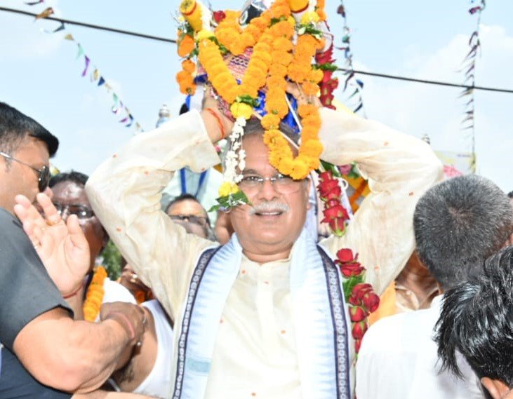 CM Baghel performed customary rituals at Jagannath Temple of Gayatri Nagar to mark the commencement of 'Rath Yatra' 2 IMG 20230620 WA0023