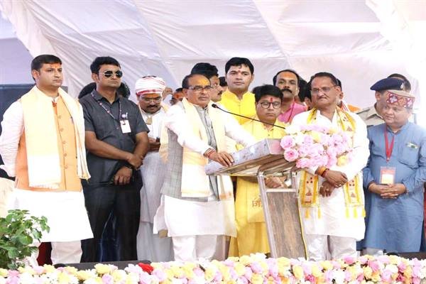 पाठ्य-पुस्तक में भगवान परशुराम की जीवन गाथा शामिल होगी: मुख्यमंत्री श्री चौहान 1 TN5 Bhopal040623073514 1