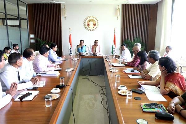 जबलपुर में अंतर्राष्ट्रीय योग दिवस का मुख्य कार्यक्रम होना प्रदेश का सौभाग्य - मुख्यमंत्री श्री चौहान 1 TN5 Bhopal080623045702