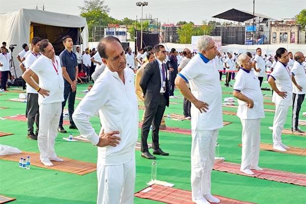 योग आज वैश्विक पर्व बन गया है : उप राष्ट्रपति श्री जगदीप धनखड़ 1 TN5 Bhopal210623123102