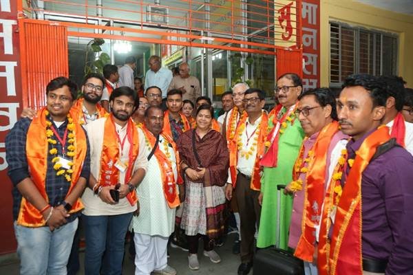 मंत्री सुश्री ठाकुर ने अयोध्या दर्शन के लिए 40 सफल परीक्षार्थियों को किया रवाना 1 TN5 Bhopal280623082249