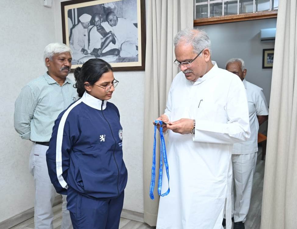 Chhattisgarh’s young swimmer, Alyosha, clinches two medals in the National Tribal Sports Festival 1 WhatsApp Image 2023 06 30 at 16.21.19