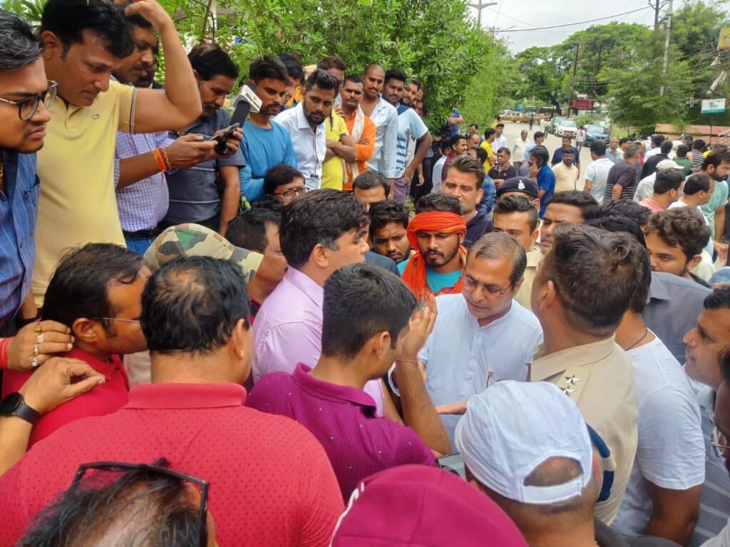 Building collapsed in Bilaspur, BMC Commissioner forms five-member committee to find reason behind collapse 2 IMG 20230708 WA0105