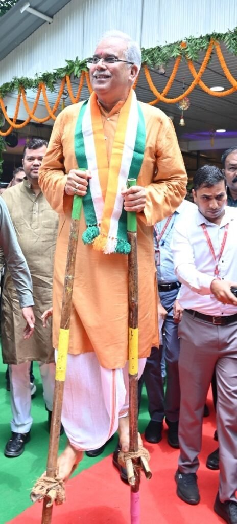 Chief minister's residence adorned in the vibrant hues of the Hareli festival: 'Gedi' rides, Rahchuli swing, Chhattisgarhi music and more.. 5 IMG 20230717 WA0012