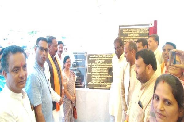 मंत्री डॉ. चौधरी ने किया धार जिले में 47 करोड़ रूपये के विकास कार्यों का भूमि-पूजन 1 TN5 Bhopal210723072009