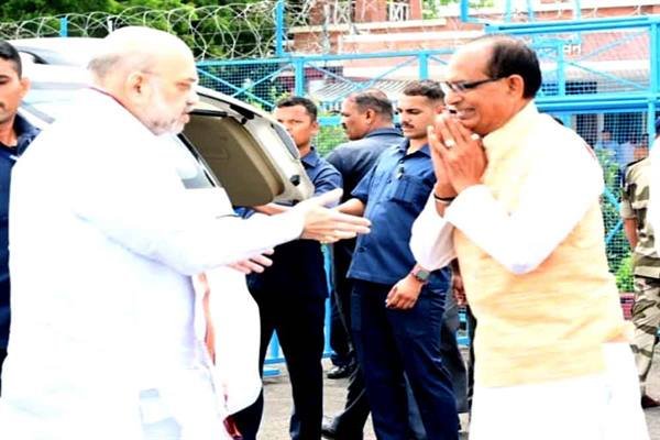 मुख्यमंत्री श्री चौहान ने दी केन्द्रीय गृह मंत्री श्री अमित शाह को विदाई 1 TN5 Bhopal270723071243