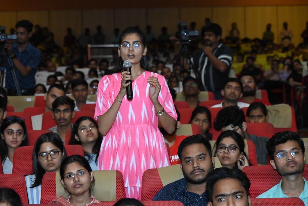Aspiring UPSC candidates engage with toppers at Raipur's 'Toppers Talk' event 2 WhatsApp Image 2023 07 21 at 18.44.50 1