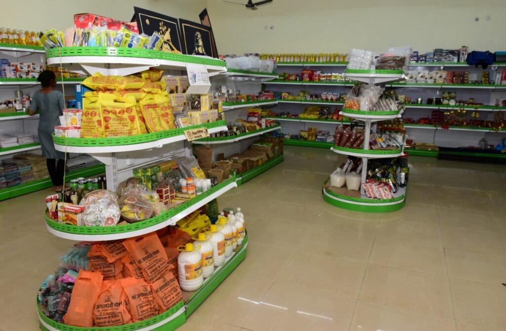 Rajnandgaon district's C-Marts achieve remarkable sales worth Rs 2.14 crore 3 cmart 2