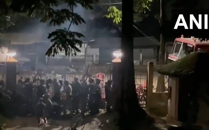 तुरा को शीतकालीन राजधानी घोषित करने की मांग, मेघालय के सीएम ऑफिस पर भीड़ ने किया पथराव, 5 सुरक्षाकर्मी घायल 1 images 2023 07 25T065125.097