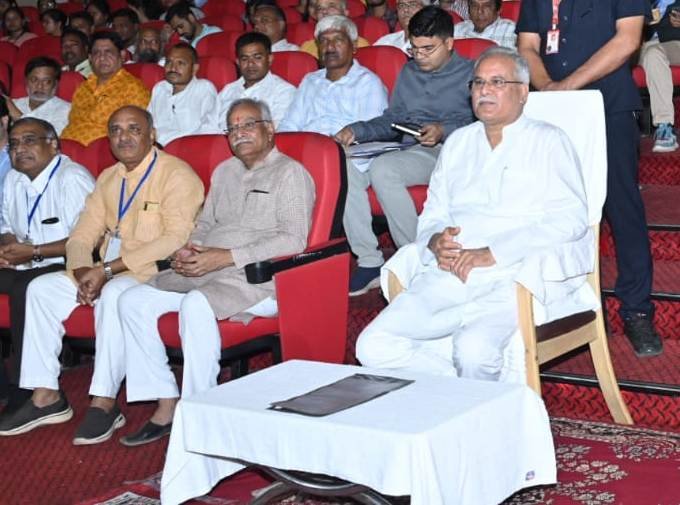 आजादी के संघर्ष को बयां करते ‘दास्तान-ए-आजादी’ कार्यक्रम सराहनीय : मुख्यमंत्री श्री बघेल 1 1691494577 35262028f9a35f34ac55