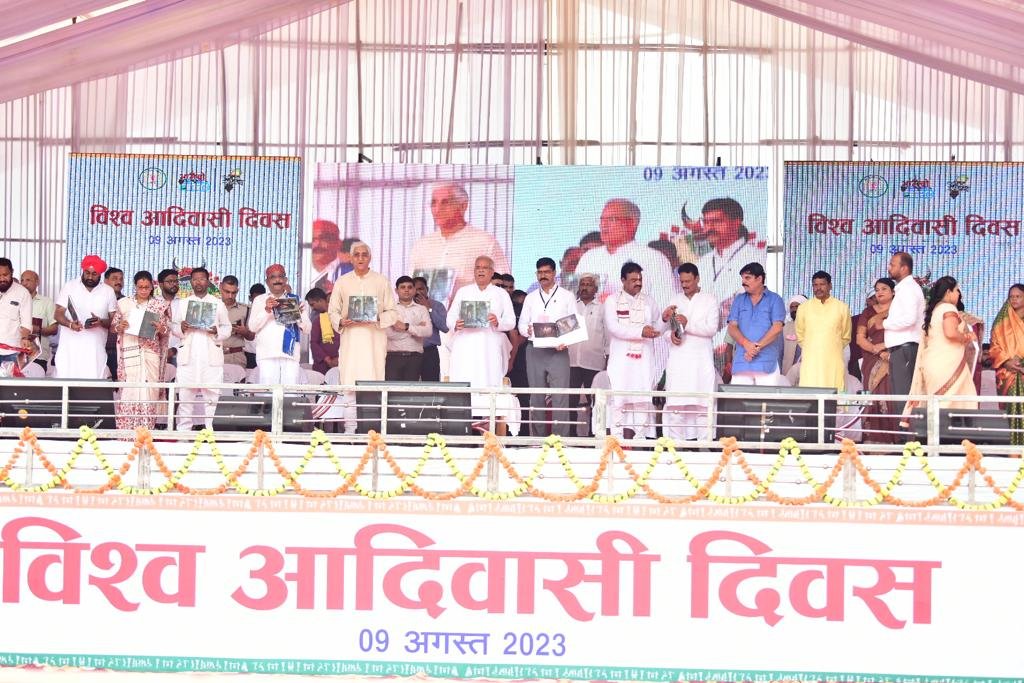 मुख्यमंत्री ने 'बादल' (Bastar Academy of Dance, Art and Literature) के स्टूडियो और वेबसाइट का शुभारंभ किया 1 1691567867 11f4a477f6cf2b5c2ef1